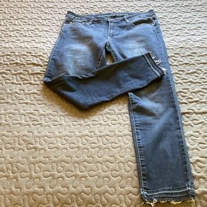 Articles of Society Released Hem Cropped Jeans Size 30